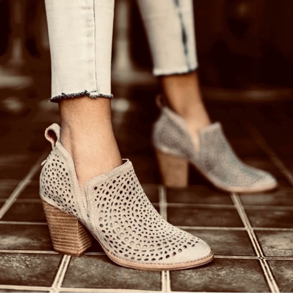 Jeffrey Campbell Rosalee Cutout Booties Size 7.5